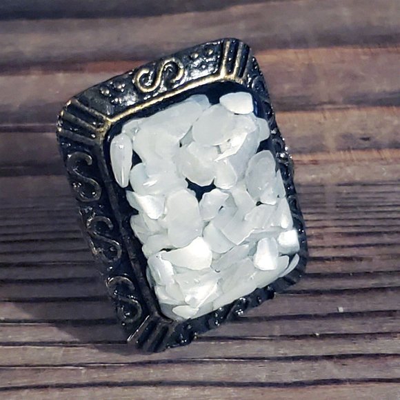 PinkDiva Jewelry - Antique Brass Mother of Pearl Black Resin Domed Cocktail Statement Ring #E2